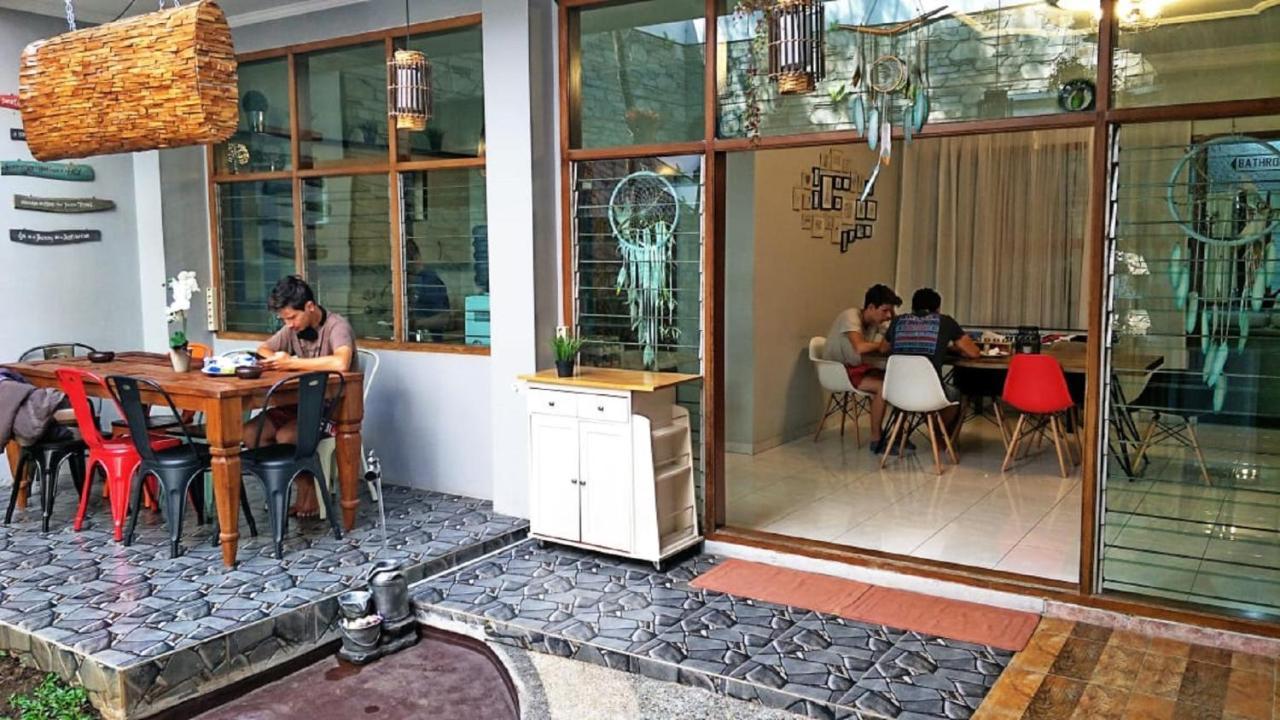 Ostel By Ostic Hostel Bandung Exterior photo